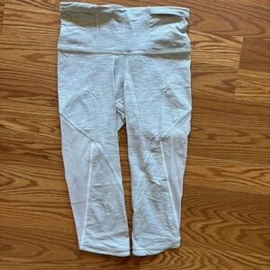 Lululemon Run With‎ The Sun Cropped Leggings 4 White/Gray Pockets